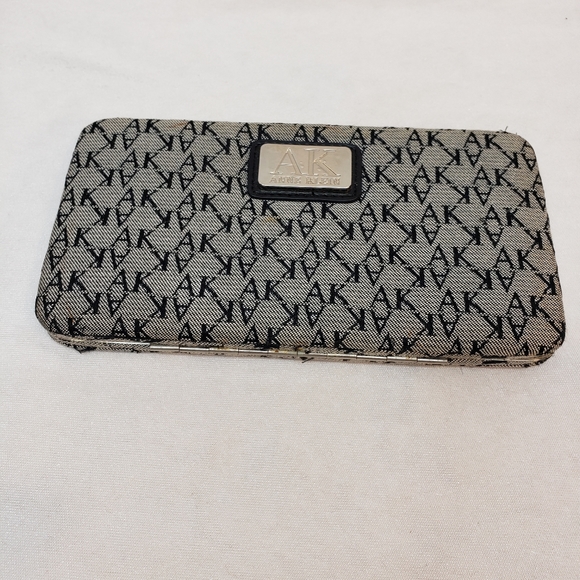 Anne Klein Hard Case Wallet - Picture 5 of 7